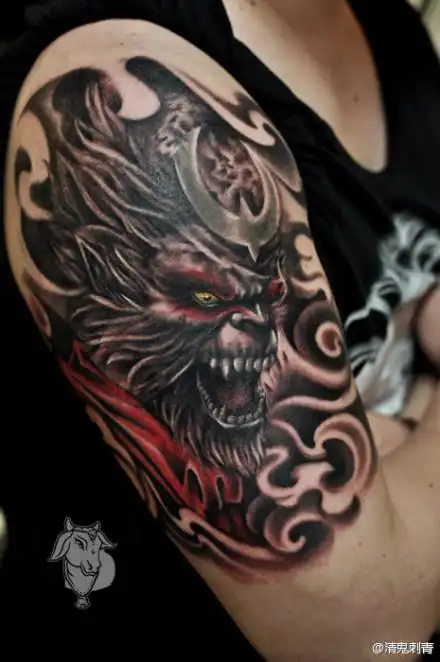 能不能帮我设计一个纹身勾线图,谢谢