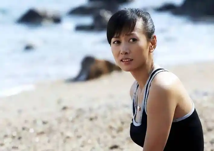 演员齐欢:出道多年零绯闻,不炒作,如今43岁仍单身_表演_演技_部队