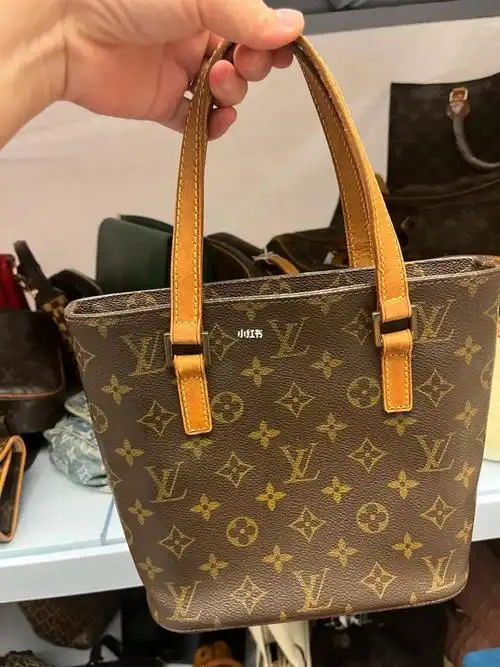 左滑,来给这只lv薇薇安小号一个好评