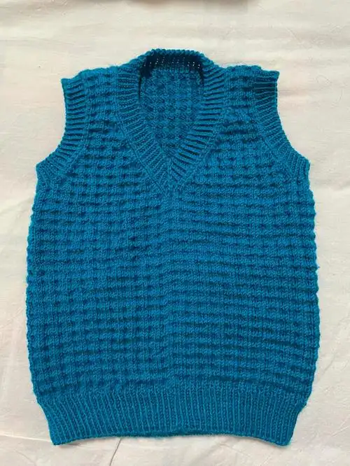 利用剩余毛线编织小男宝宝毛背心,小宝宝好动感觉穿毛背心比毛衣更