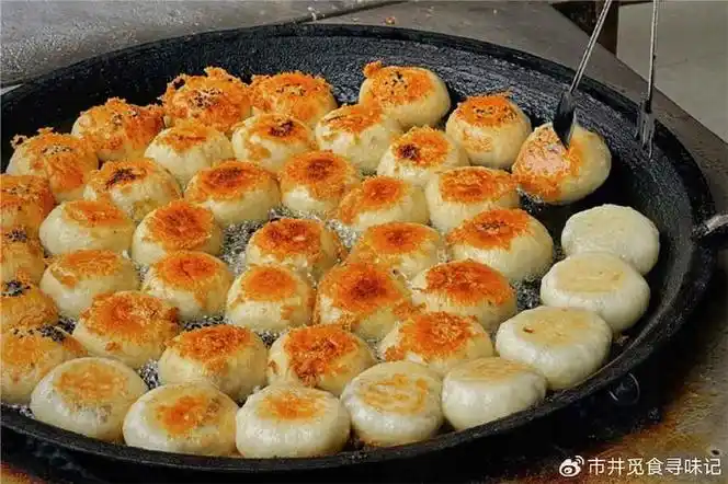 上海有生煎包,河南有水煎包,而武汉则有自己的汽水包.