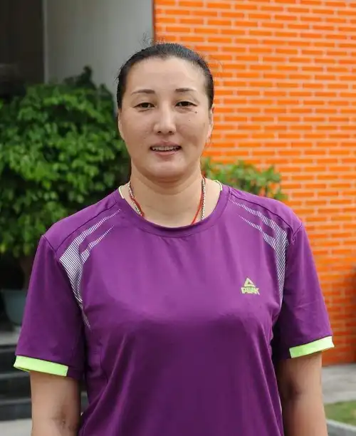张越红刘亚男同框!引发一话题:女排"黄金一代"如今在干吗?