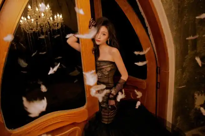 吴宣仪露背人鱼裙##智族gq moty年度人物盛典