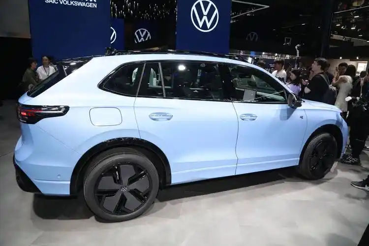 除此之外,全新大众途观l pro支持适配18英寸,19英寸新造型轮辋,对应的