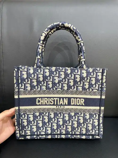 96迪奥老花刺绣托特新小号(漏价出00)