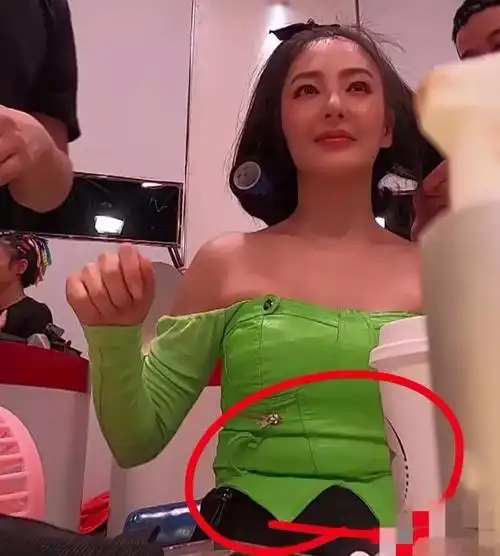 张雨绮倒是真实穿紧身衣赘肉泛滥只想着后期会修平