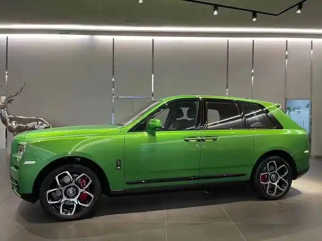 库里南bb版四座,特殊定制呼伦贝尔大草原颜色外观,彰显个性|劳斯莱斯