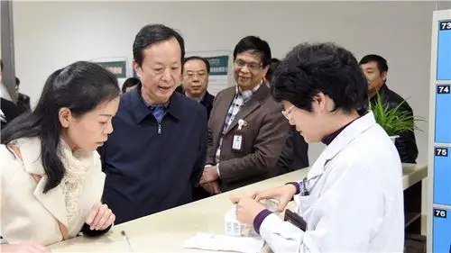 省卫计委主任丁晓群赞誉我院是赣西及赣湘交界区域旗帜医院