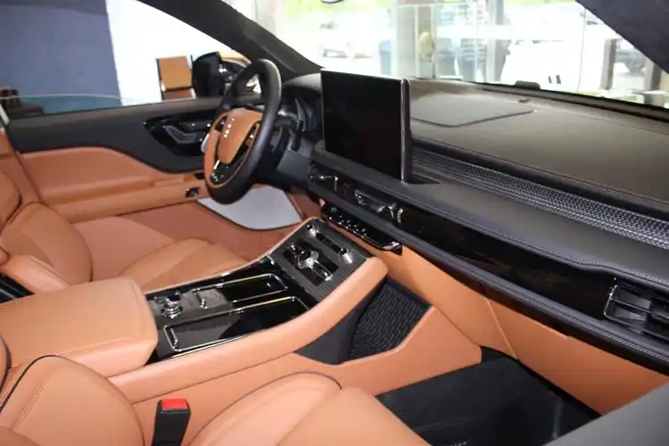 2021款林肯飞行家到店,外观高级大方,空间表现出色,配3.0t!