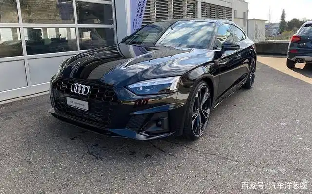 海外实拍新款奥迪a5 sportback 原厂黑武士的造型风格