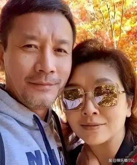 江珊我在国外活的很舒适只是没法赚钱想花钱就得回中国拍戏