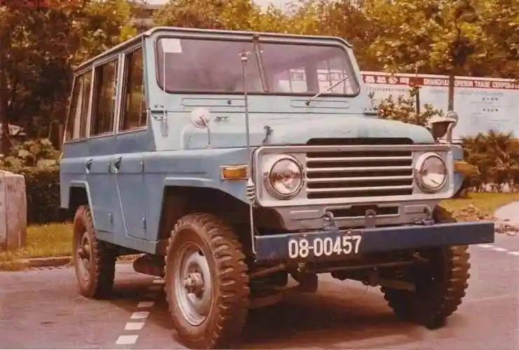 行业的前列,初步形成了"三车两机"(bj212轻型越野车,bj130轻型载货车