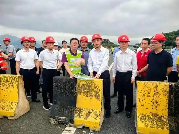 汲取教训!广东多地市委书记,市长检查道路交通安全