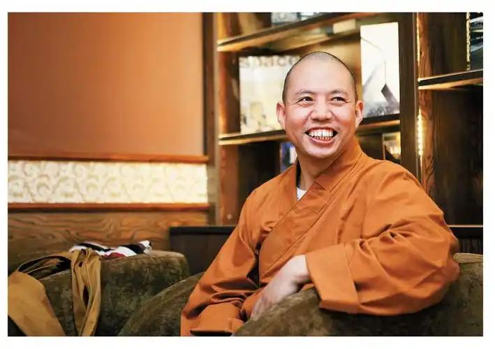 人物延参法师滑出绳命的回晃