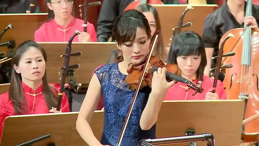 卢亮辉曲《西子湾之恋》,李宜锦小提琴演奏