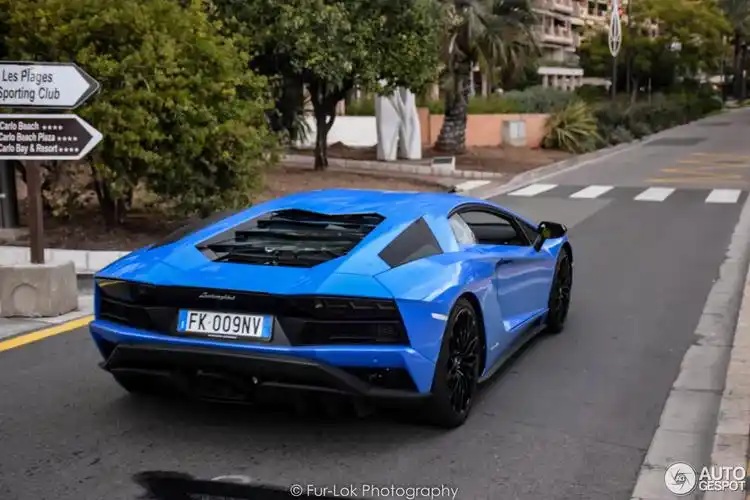 lamborghini aventador s lp740-4