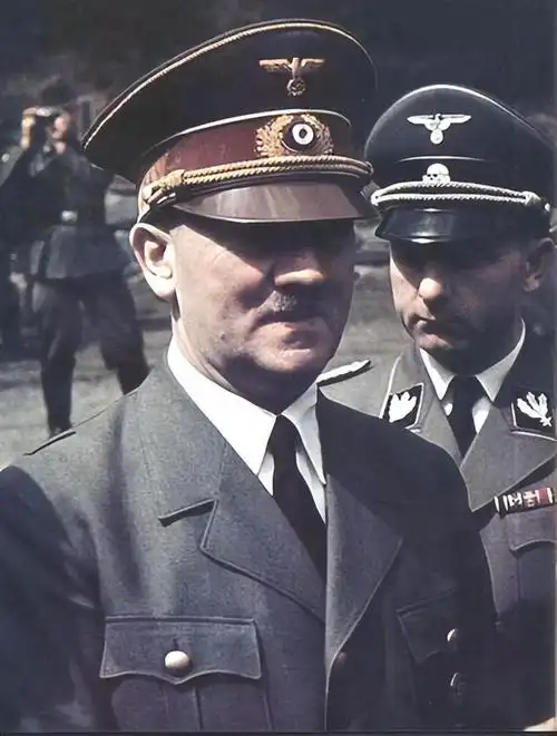 五分钟了解《阿道夫·希特勒》的政治目标和主要举措