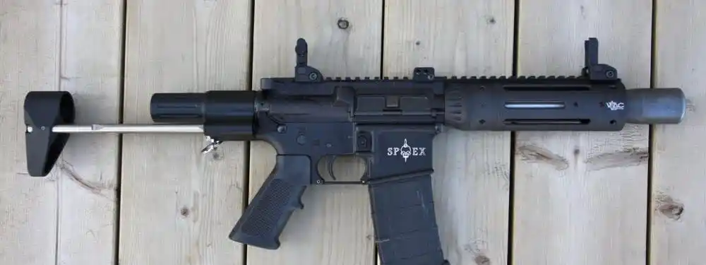 军事ar紧凑式伸缩枪托受到一些短枪管ar玩家的欢迎