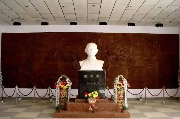 原创烈士董振堂血战高台死后被割头示众次子91岁找到其头颅下落