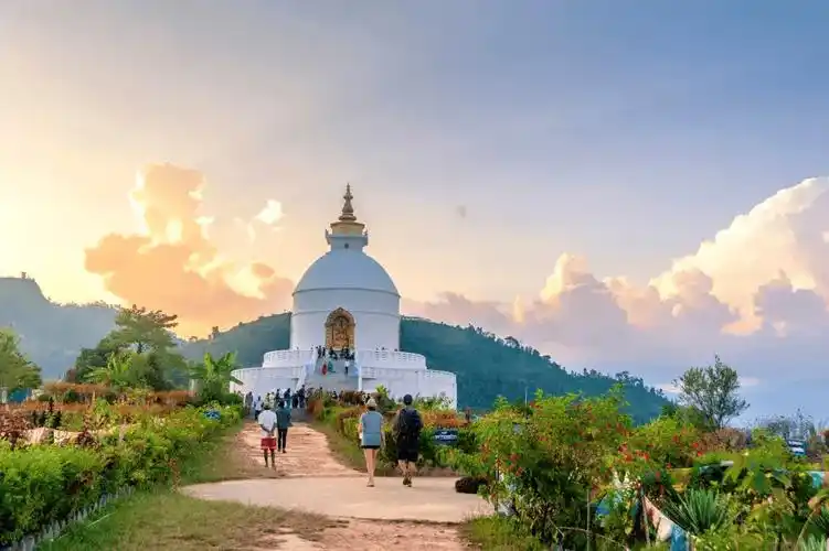 世界最"穷"国家,月薪1000算富有,首都遍地泥坑,猴子满城跑