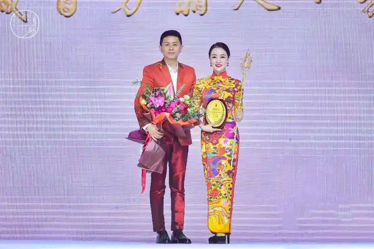 遇见即倾心/海丝时尚与毛宇琳导师签约盛典