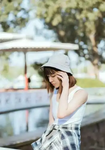 原创学会8个上半身的拍照pose再也不怕面对镜头了