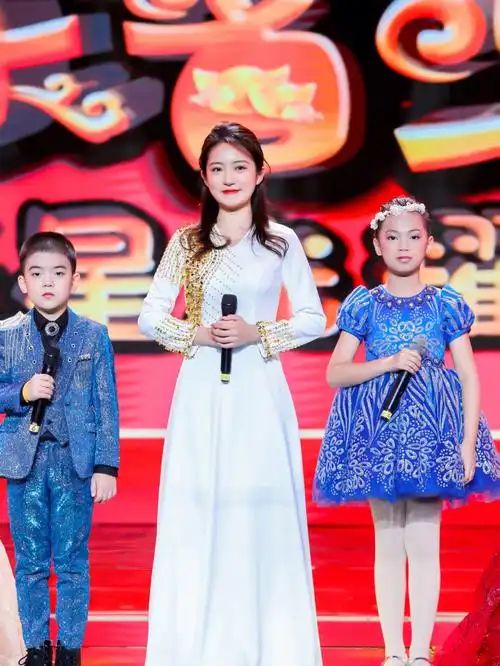 少儿春晚主持06