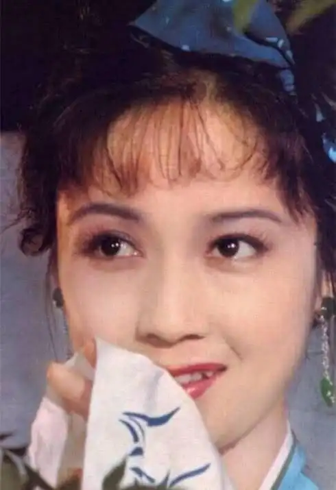 八戒的媳妇儿"高翠兰",扮演者魏慧丽,就是戏曲学校出身,京剧花旦演员