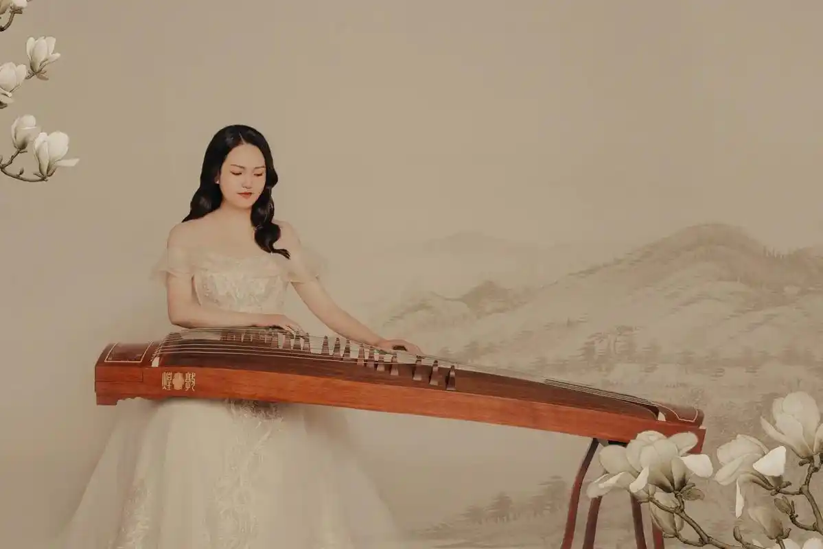 听筝声声入耳心间繁花似锦#古筝写真 #上杭 #民乐 - 抖音