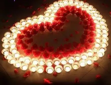 1.点蜡烛摆爱心表白?