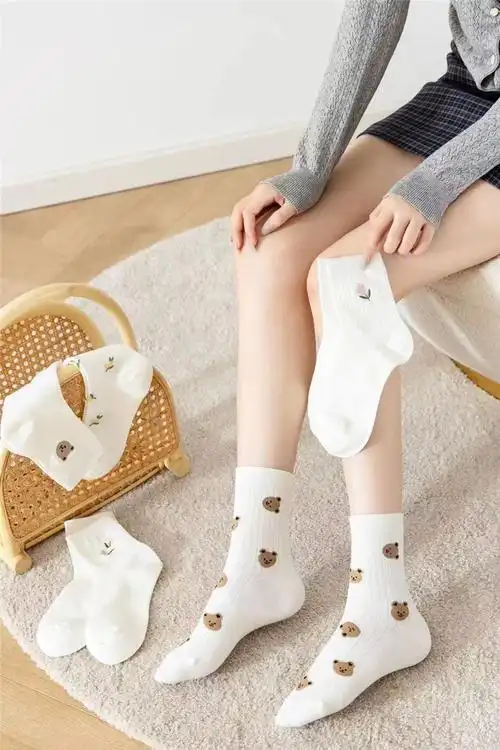 白色袜子女中筒袜ins潮棉袜春秋日系可爱小熊花朵刺绣夏季长袜女