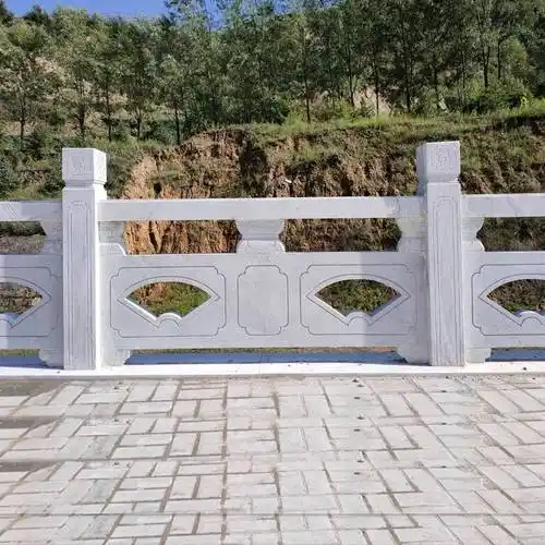 给安装景观石栏杆带去了很好的装饰效果