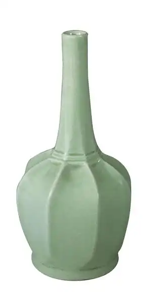 唐代越窑青釉八棱瓶(秘色瓷)法门寺博物馆藏