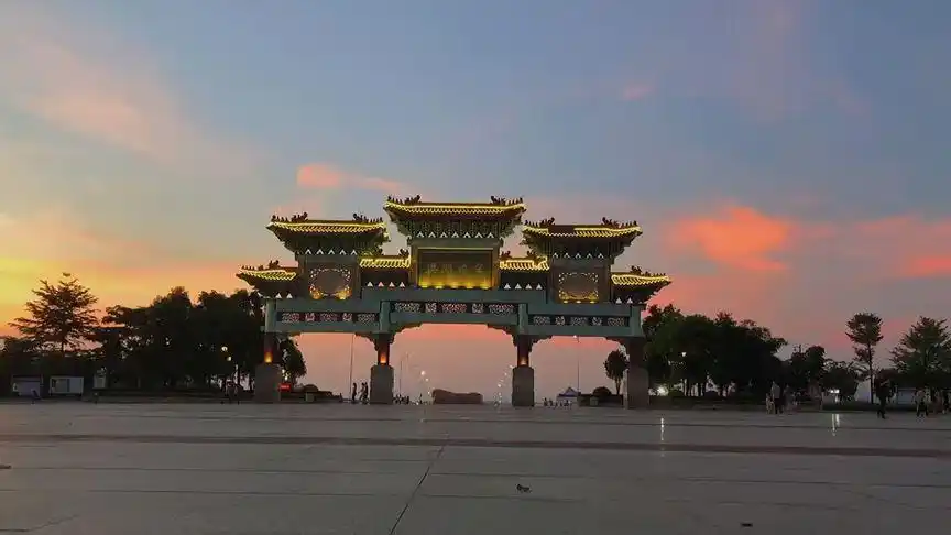 夜空中最亮的星,兴宁神光山,夜景随手拍,感觉不错.#梅州兴宁