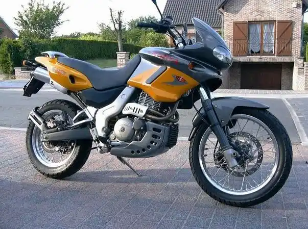 卡吉瓦(品牌)在意大利也是一家极负盛名的摩托车厂,于1985年曾经并购