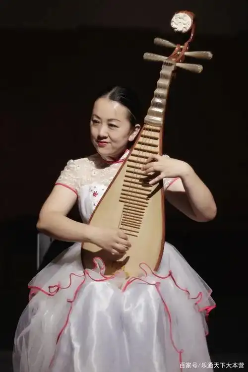 武汉歌舞剧院青年琵琶演奏家 张玉霞