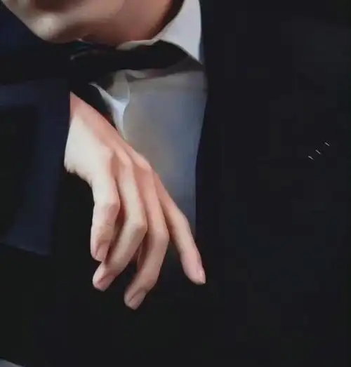 手控有福啦!你喜欢那男的的手部特写