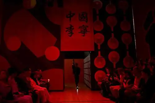 从街头回归主流,李宁试水高级感"国潮"