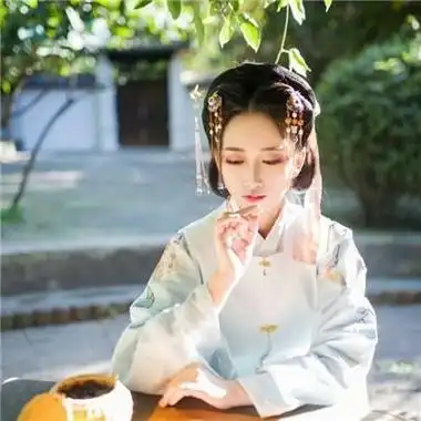 古装美女头像真人唯美高清图2022两个人一起久了会越来越像女生头像