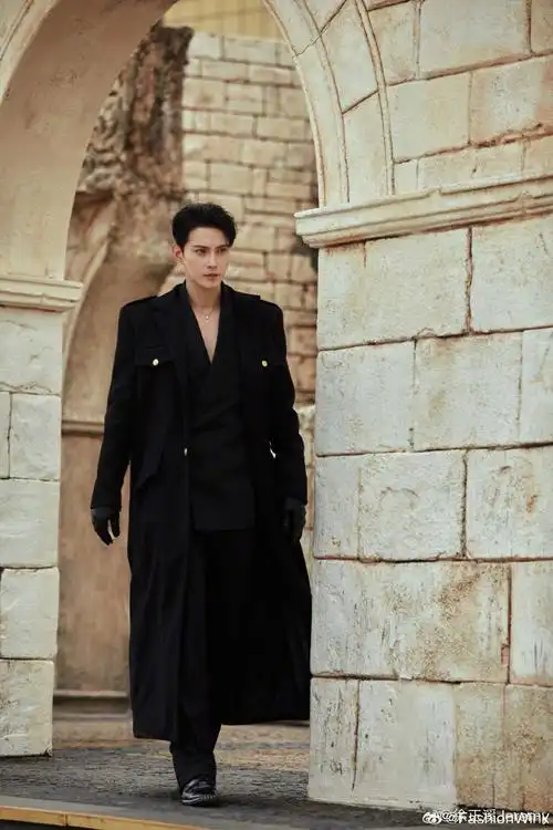 徐正溪异瞳##徐正溪真空西装