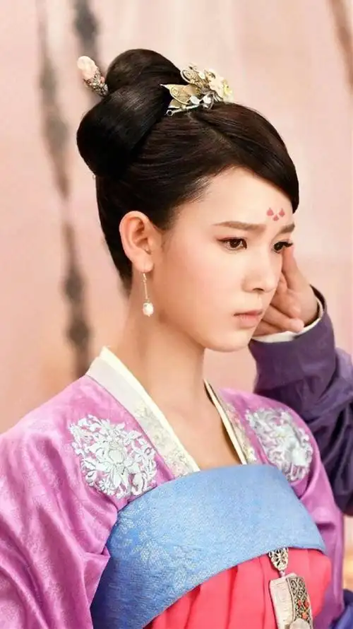 柜中美人-胡飞鸾-陈瑶饰