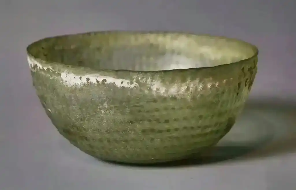 瓷美茶香——中国古代茶具文物  汉晋青色乳丁纹琉璃碗  晋越 - 抖音