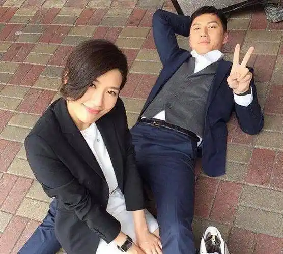 tvb三个女人一个因足本20集放出黄智雯开心到弹起