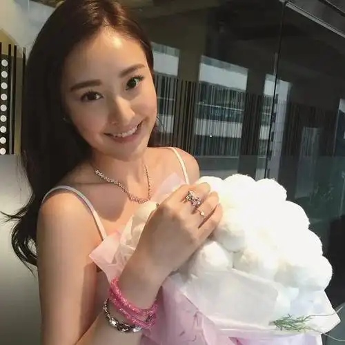 tvb宅男女神陈滢美国滑雪遇意外