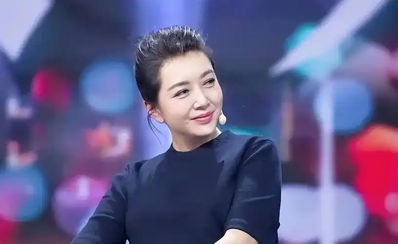 风情女人江珊的情感传奇与靳东纠缠不清现与新夫幸福共享