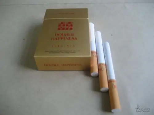 人不可貌相,烟不可价量——香港南洋红双喜(硬黄)香烟欣赏并欢快品吸