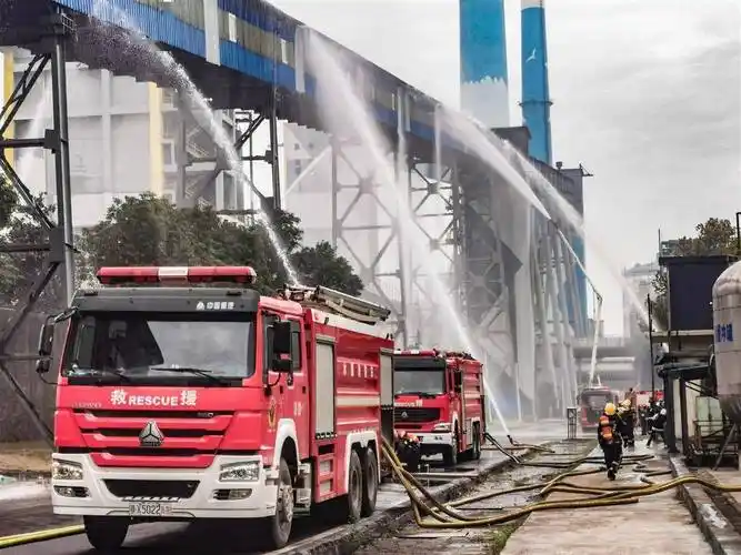 51米消防车参战!武汉实战演练化工事故灭火救援