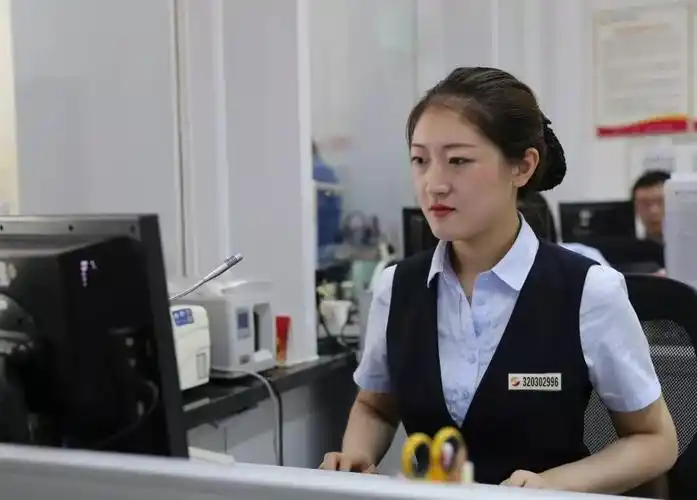 超级柜员惊叹美女柜员需要超强战斗力淮海农商行美女柜员韩娜娜为您