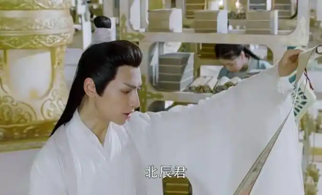 香蜜润玉为调查灭灵箭和画中女子来到洞庭湖却查出了生母消息