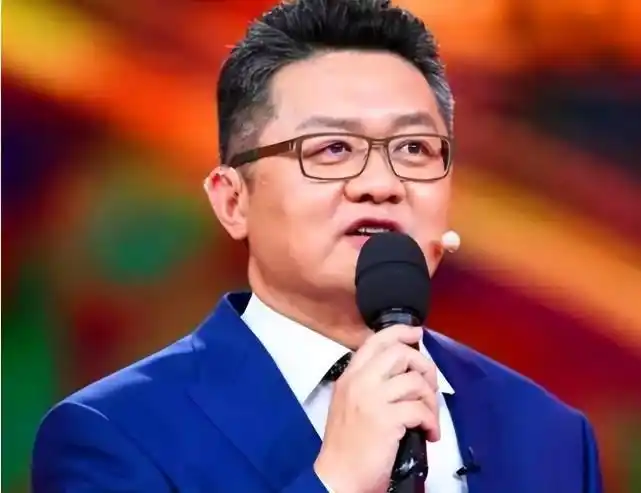 央视|15年前,为何胡紫薇宁愿自毁前程,也要把体坛一哥张斌的丑闻曝光?